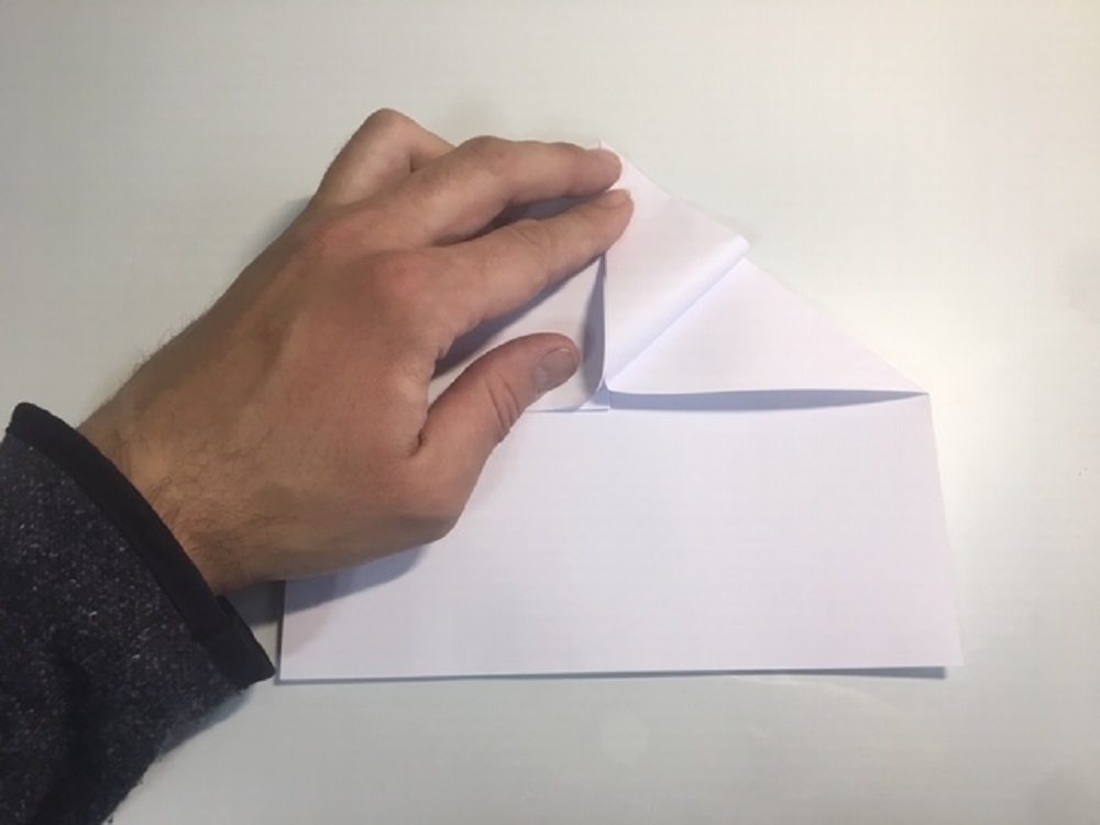 Como hacer un avión de papel normal planeador