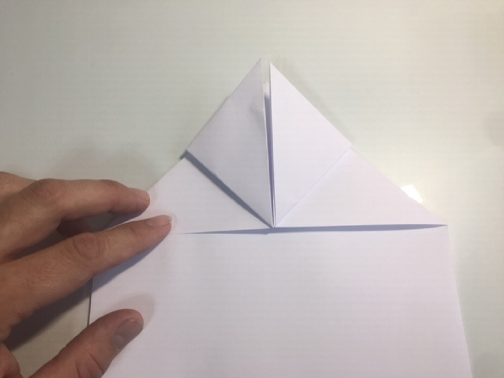 como hacer una avion de papel facil y que vuele mucho